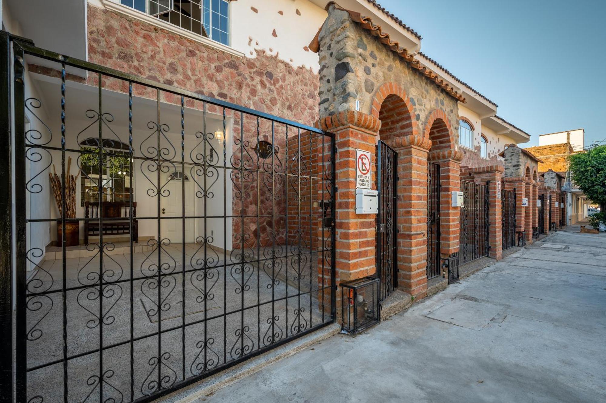 Boutique Hotel & Suites Hacienda Lord Twigg (Adults Only) Puerto Vallarta Exterior photo